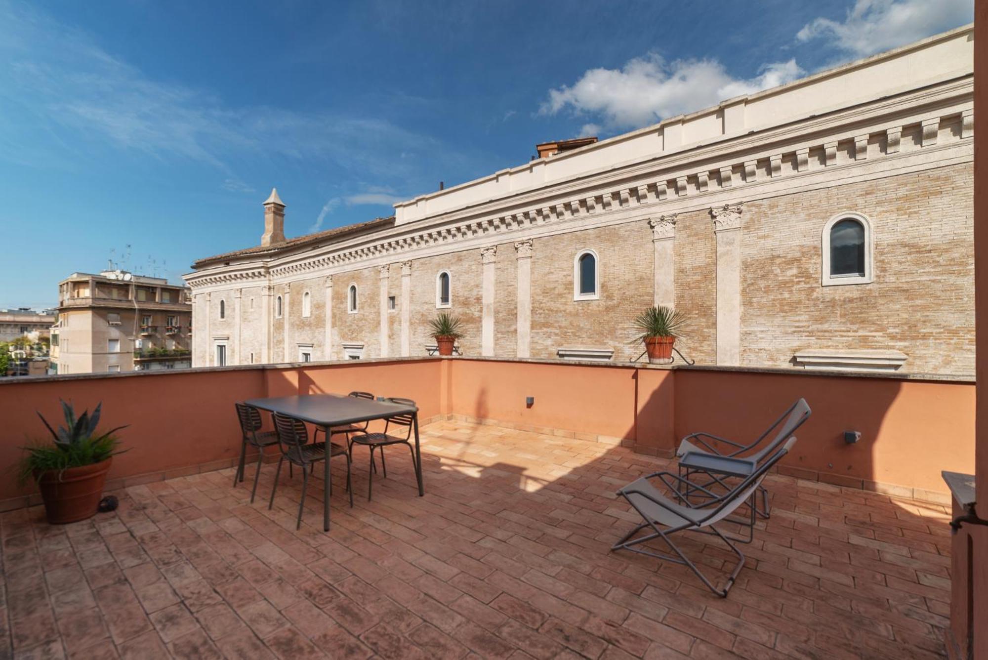 Apartment With Terrace In Via Del Pellegrino - FromhometoРим Екстер'єр фото