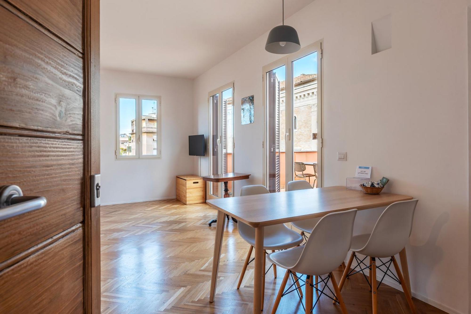 Apartment With Terrace In Via Del Pellegrino - FromhometoРим Екстер'єр фото