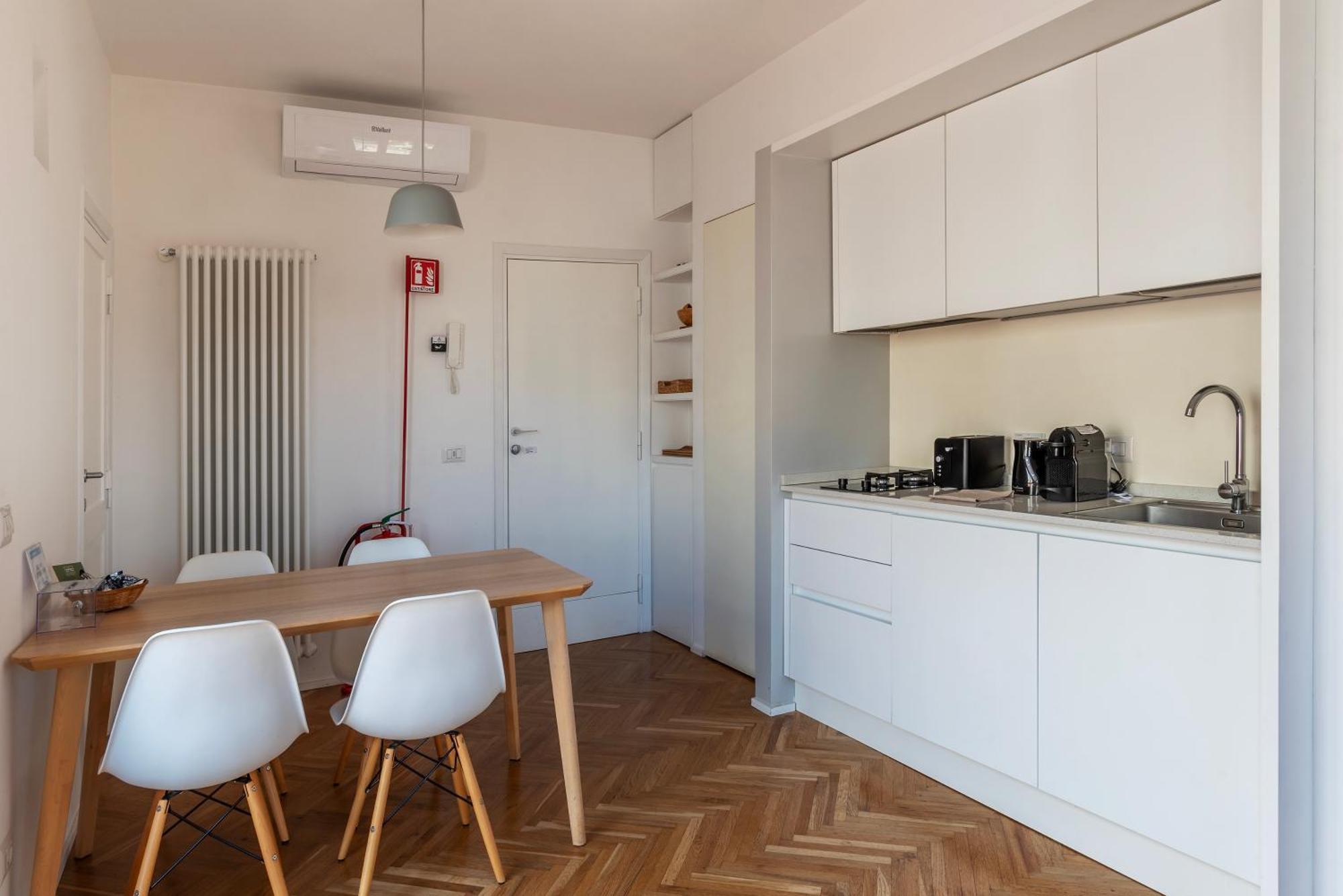Apartment With Terrace In Via Del Pellegrino - FromhometoРим Екстер'єр фото